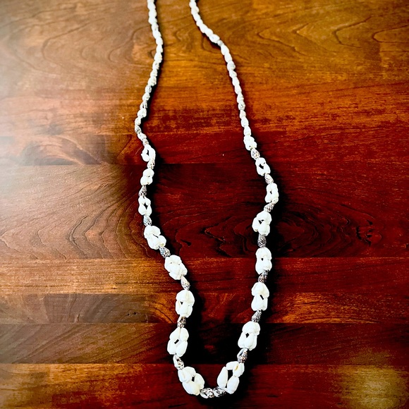 Shell Necklace - Picture 1 of 2
